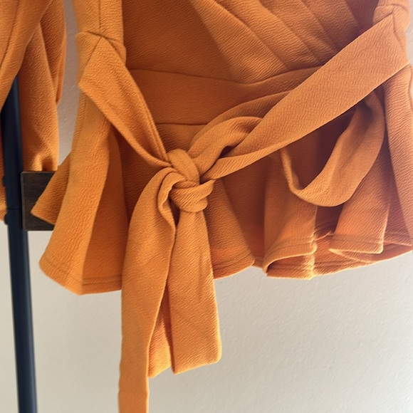 Burnt orange blouse.  Great condition - Picture 2 of 6